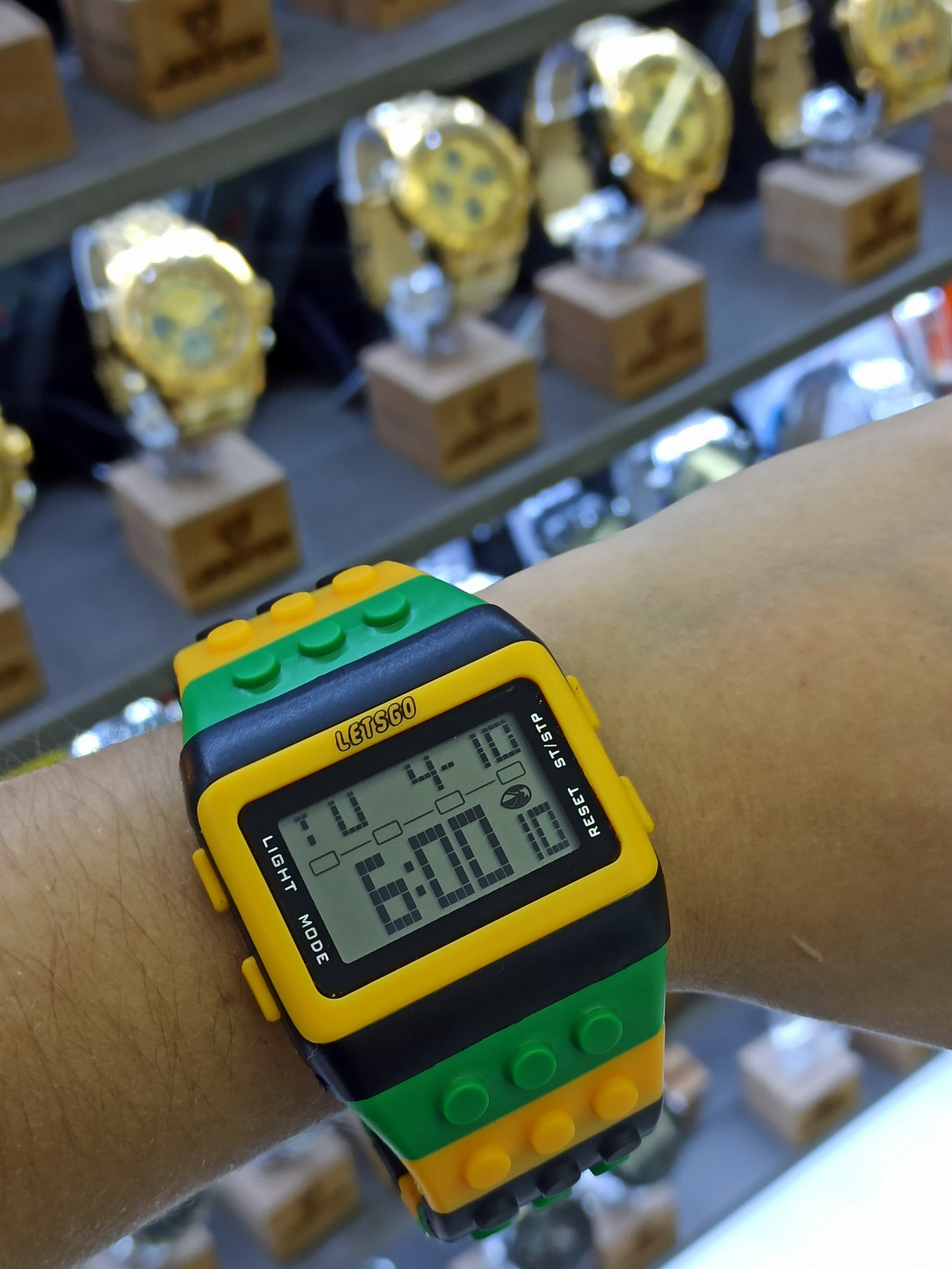 RELOJ DIGITAL TIPO LEGO UNISEX