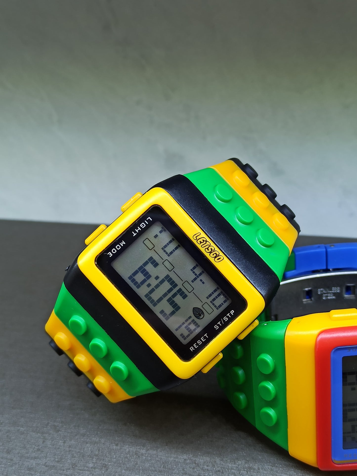 RELOJ DIGITAL TIPO LEGO UNISEX