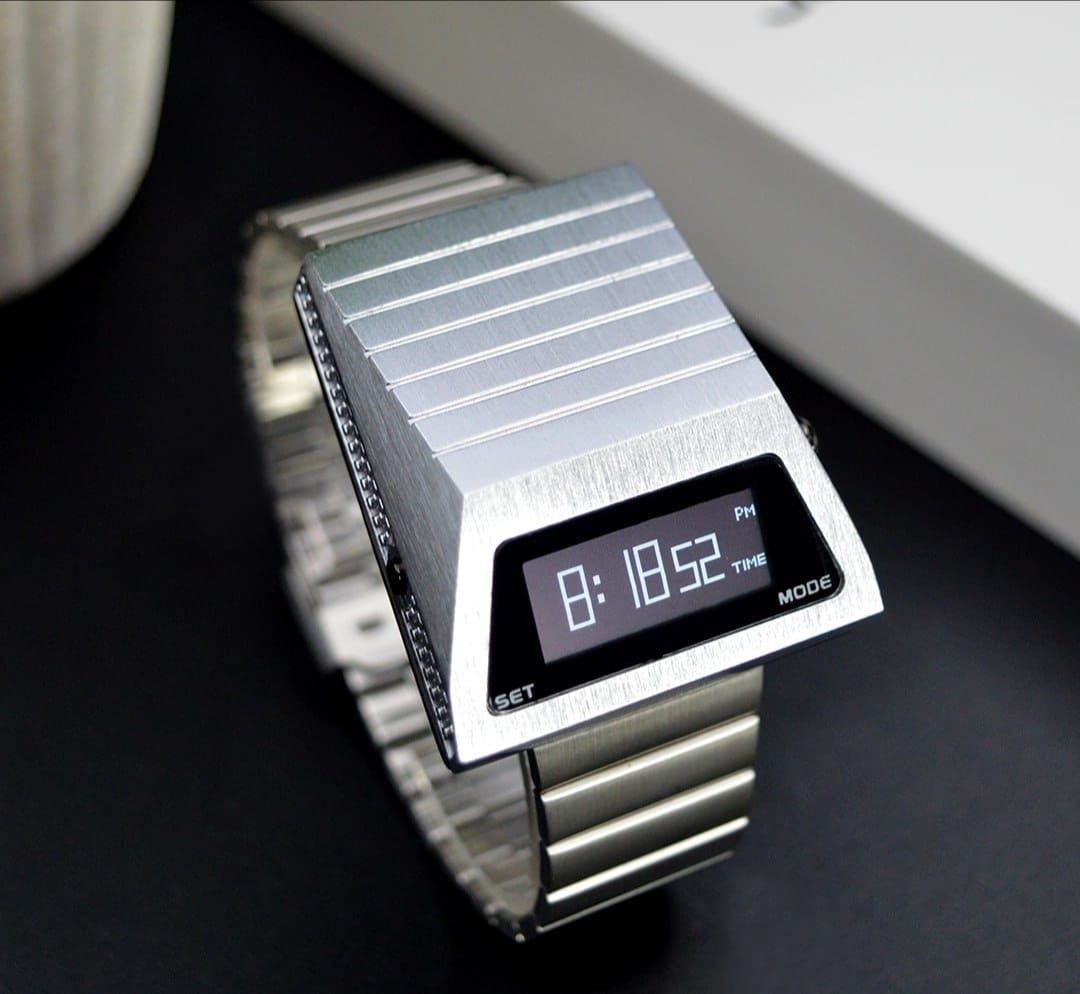 RELOJ CYBERTRUCK MARCA JOEFOX