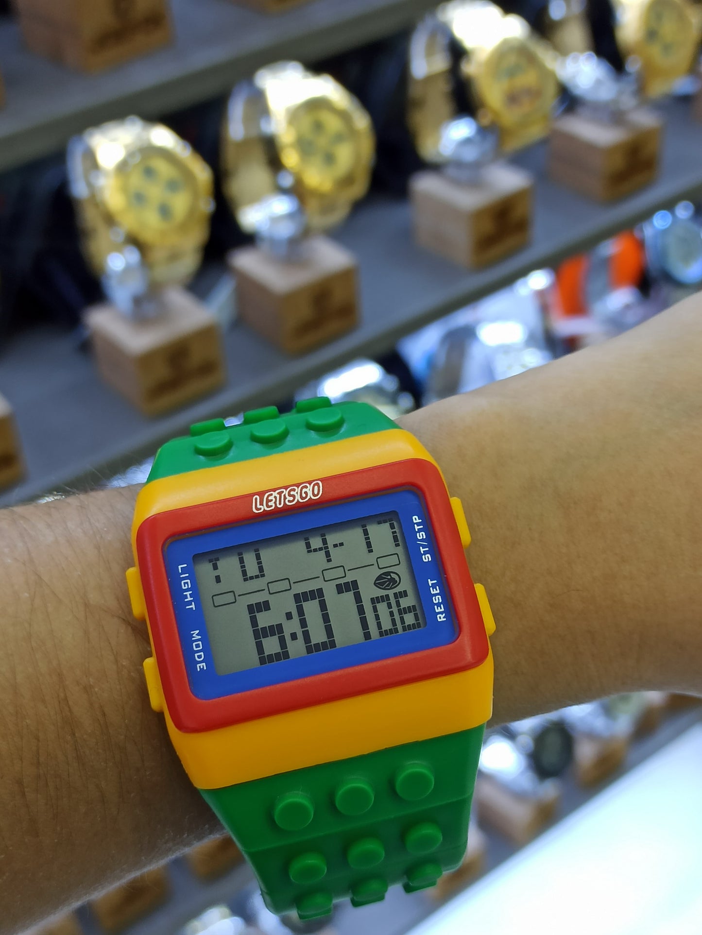 RELOJ DIGITAL TIPO LEGO UNISEX
